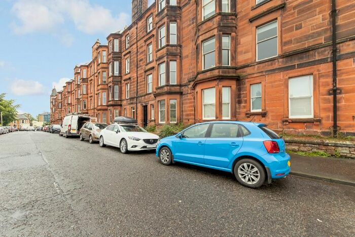 3 Bedroom Flat To Rent In West Savile Terrace, Edinburgh, EH9