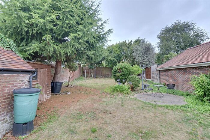 4 Bedroom Property For Sale In Havant Road, Farlington, Portsmouth, PO6