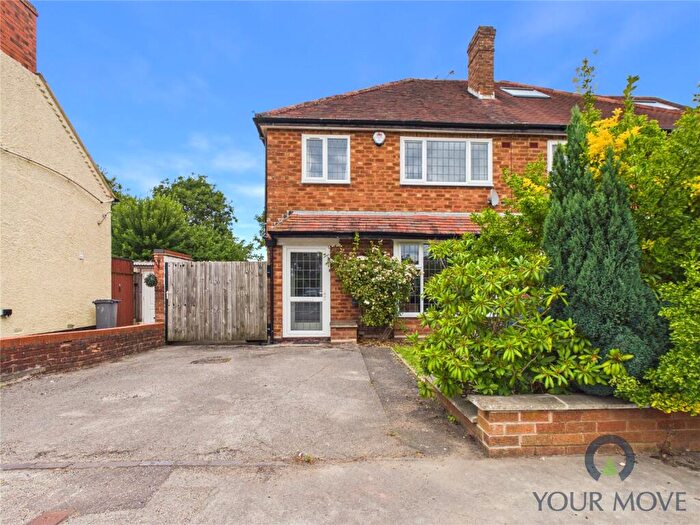 3 Bedroom Semi Detached House For Sale In Union Road, Shirley, Solihull, West Midlands, B90