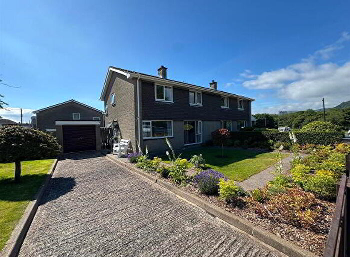 3 Bedroom Semi-Detached House For Sale In Hollybank Park, Newtownabbey, BT37