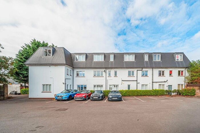 1 Bedroom Apartment For Sale In High Street, Iver, SL0