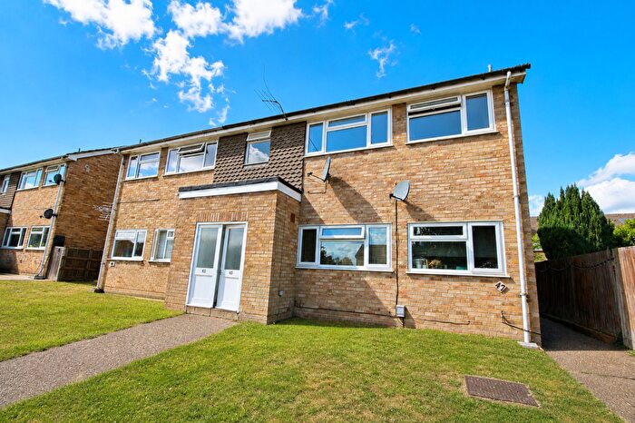 2 Bedroom Flat For Sale In Badger Close, Guildford, GU2