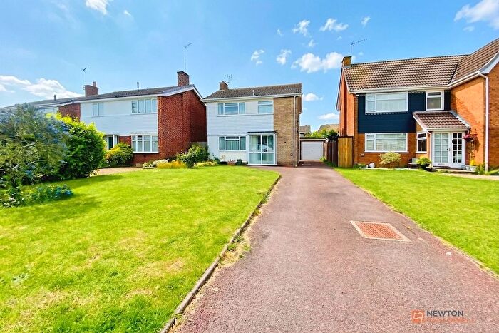 3 Bedroom Detached House For Sale In Priory Crescent, Leicester, LE3