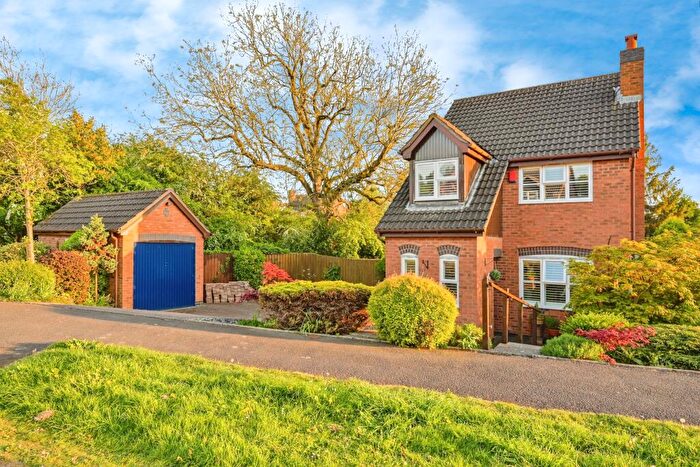 3 Bedroom Detached House For Sale In Wetherel Road, Burton-on-trent, DE15