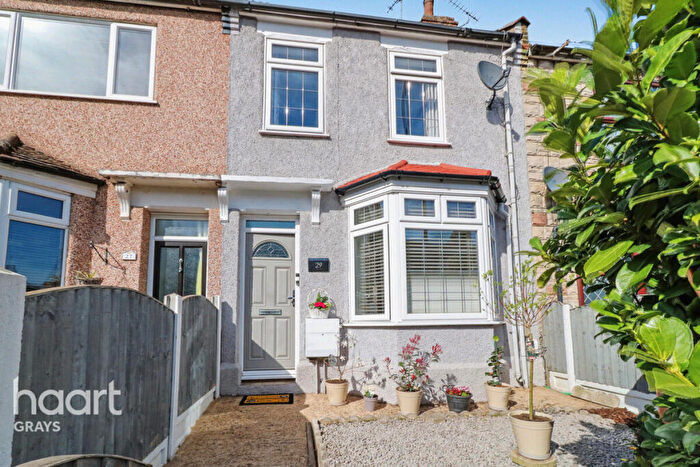 3 Bedroom Terraced House For Sale In Chadwell Road, Grays, RM17