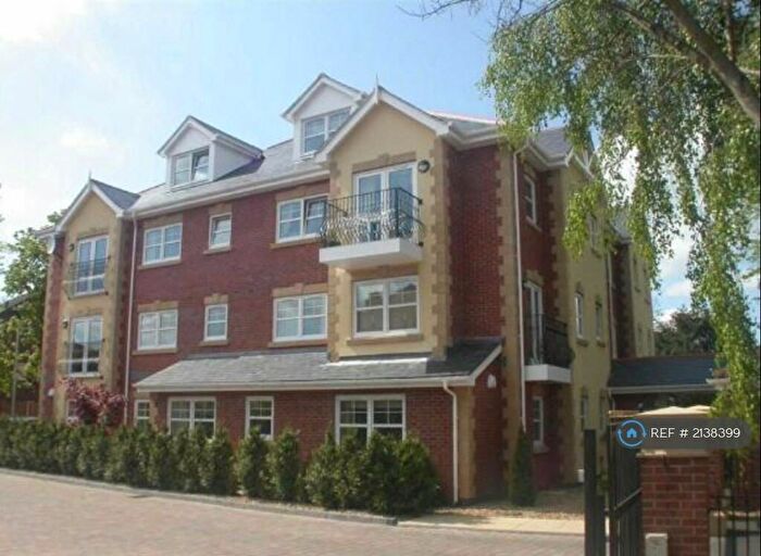 2 Bedroom Flat To Rent In Kings Road, Sale, M33