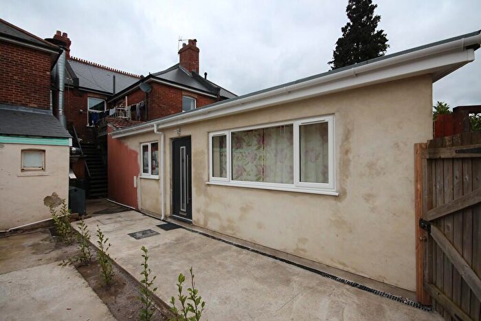 1 Bedroom Flat To Rent In Charminster Road, Bournemouth, BH8