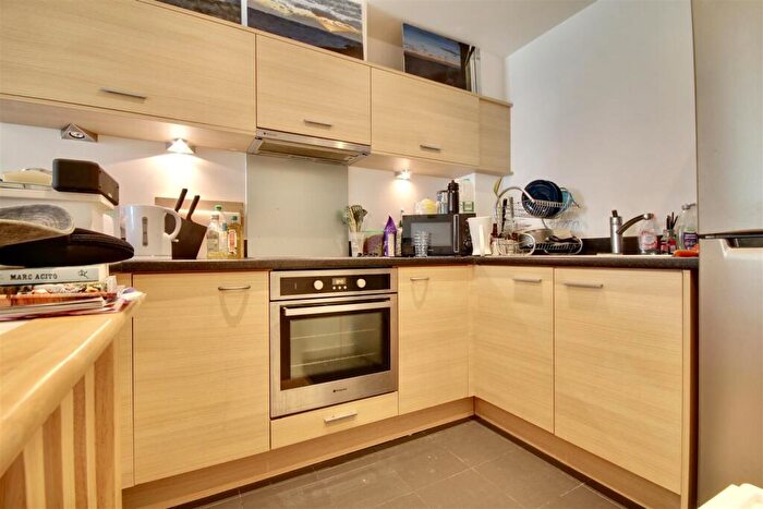 1 Bedroom Flat To Rent In Richmond House, Bonfire Corner, Portsmouth, PO1