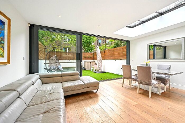 2 Bedroom Flat For Sale In Gratton Road, London, W14