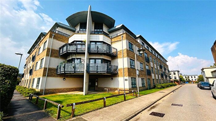 2 Bedroom Flat To Rent In Pond Road, Farnborough, Hampshire, GU14