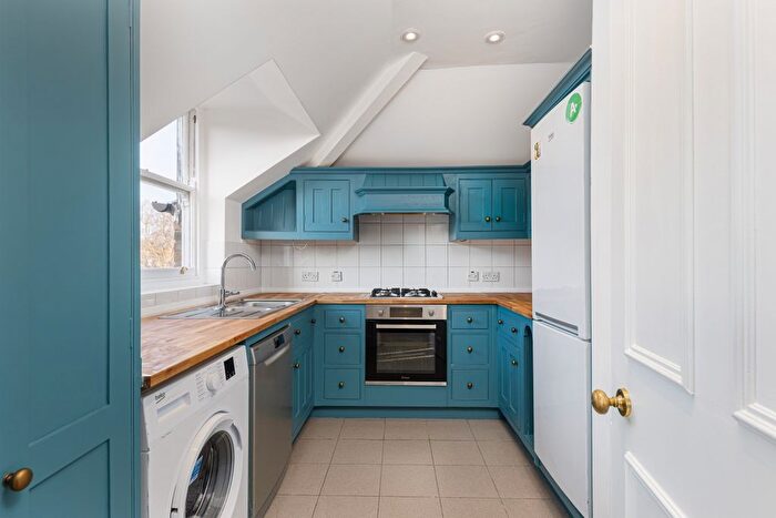 3 Bedroom Flat To Rent In Roland Gardens, London, SW7