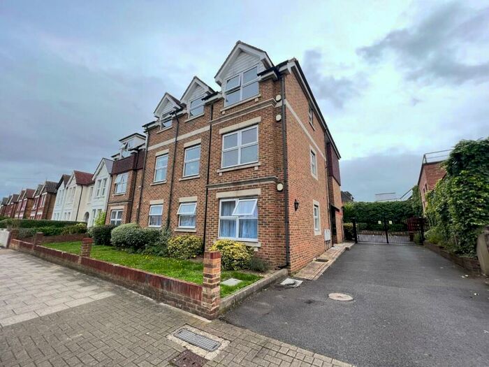 2 Bedroom Apartment To Rent In Ravenscroft Road, Beckenham, BR3