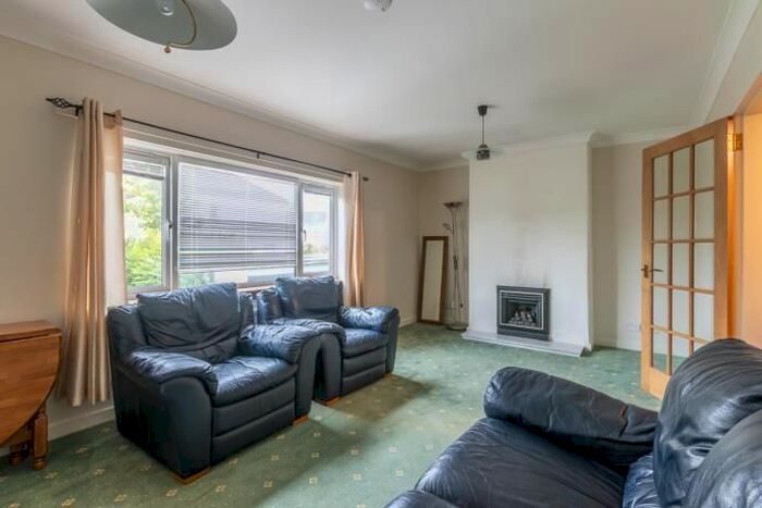 2 Bedroom Property To Rent In Caiystane Gardens, Fairmilehead, Edinburgh, EH10