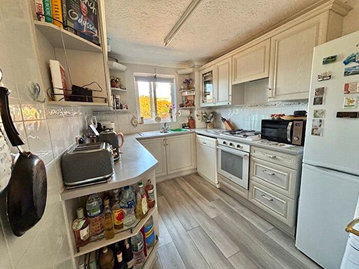 3 Bedroom Detached House For Sale In Grafton Road, Selsey, PO20