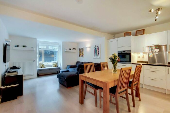 1 Bedroom Flat To Rent In Vulcan Way, Islington, London, N7