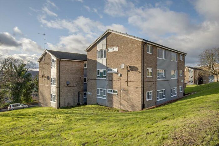 1 Bedroom Apartment For Sale In The Pastures, High Wycombe, HP13