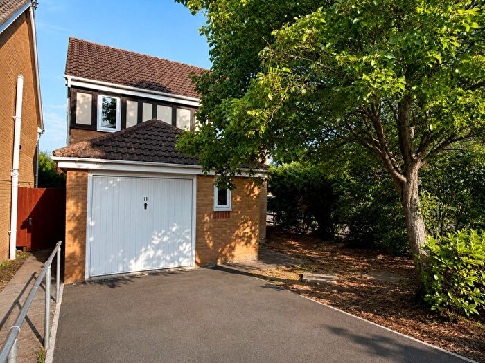 3 Bedroom Detached House For Sale In Harwood Drive, Kettering, NN16