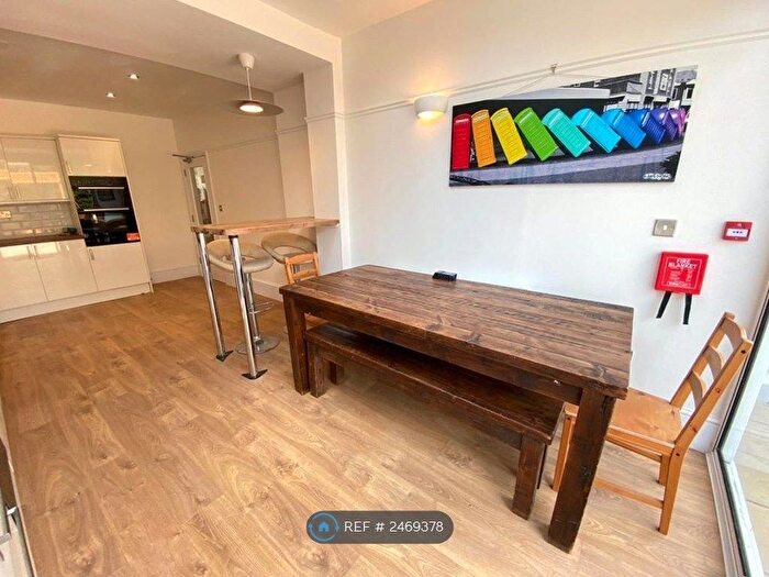 6 Bedroom Semi-Detached House To Rent In Brunswick Road, London, W5