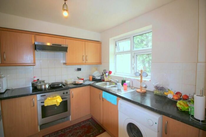 3 Bedroom Flat To Rent In Radlett Close, London, E7