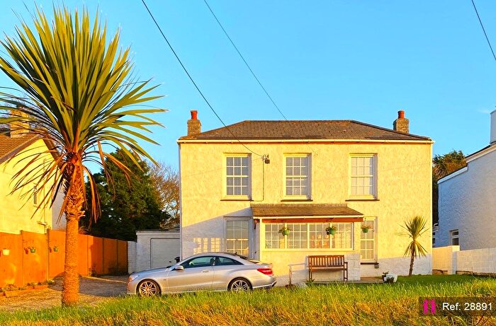 5 Bedroom Country House For Sale In On Rural Edge Of Town, Camborne, TR14