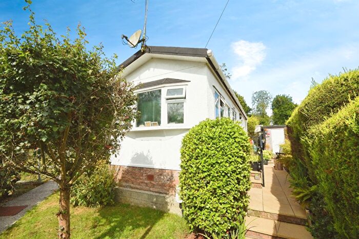1 Bedroom Mobile/park Home For Sale In Bakers Lane, West Hanningfield, Chelmsford, CM2