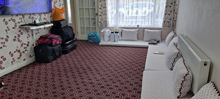 3 Bedroom Semi-Detached House To Rent In Hayman Crescent, Hayes, UB4