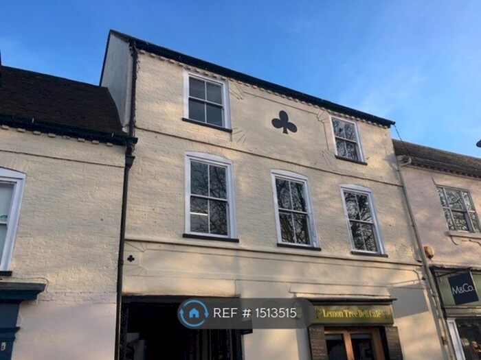 2 Bedroom Flat To Rent In Market Place, Ely, CB7