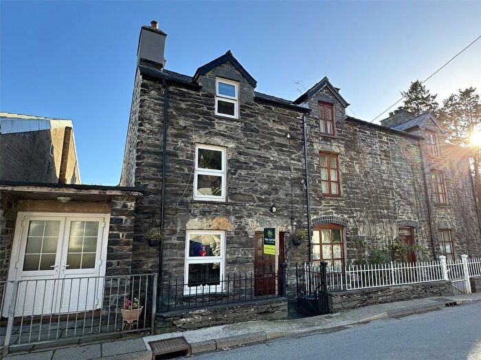 3 Bedroom End Of Terrace House For Sale In Dinas Mawddwy, Machynlleth, Gwynedd, SY20