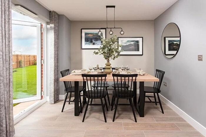 4 Bedroom Detached House For Sale In Broken Stone Road, Darwen, BB3