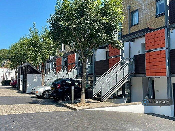 2 Bedroom Flat To Rent In Chronas Building, Whitechapel, London, E1