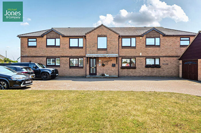 3 Bedroom Maisonette To Rent In Brighton Road, Lancing, West Sussex, BN15