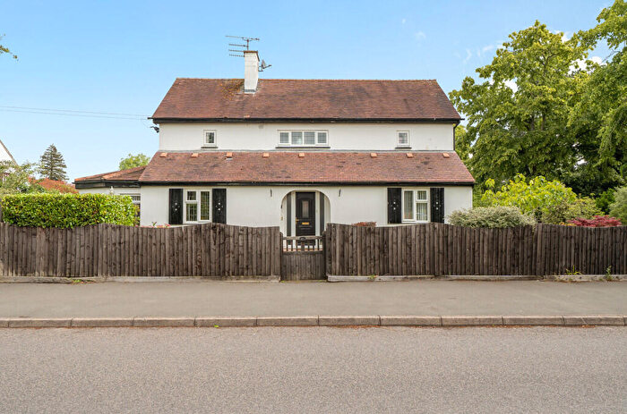 3 Bedroom Detached House For Sale In Plexfield Road, Bilton Village, Rugby, CV22
