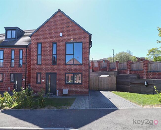 3 Bedroom Detached House For Sale In Valley View Court, Sheffield, S12