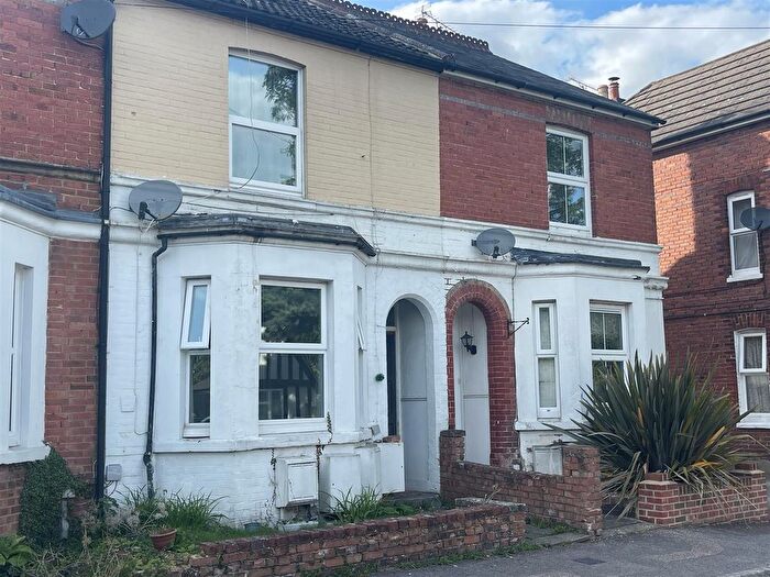 Studio To Rent In Green Hedges Avenue, East Grinstead, RH19