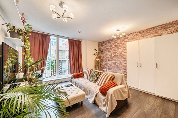 2 Bedroom Flat For Sale In Maestro Apartments, Violet Road, London, E3