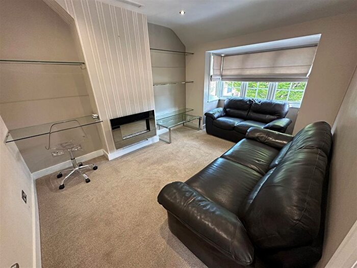 1 Bedroom Maisonette To Rent In Third Avenue, Watford, WD25