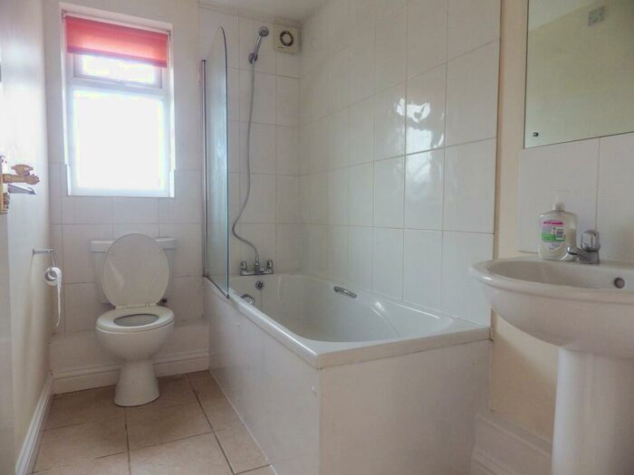 1 Bedroom Apartment To Rent In A Westfield Road, Witney, Oxfordshire, OX28