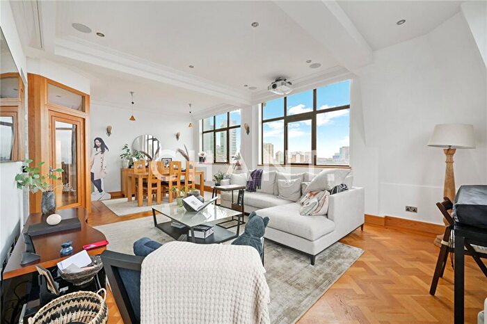 3 Bedroom Penthouse To Rent In Prescot Street, Tower Hill, E1