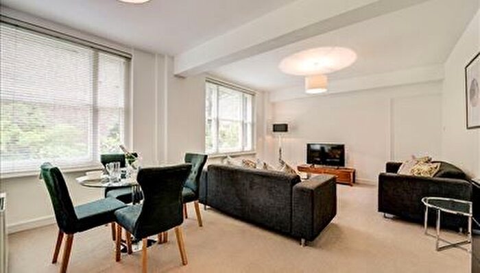 1 Bedroom Flat To Rent In Hill Street, Mayfair, W1J