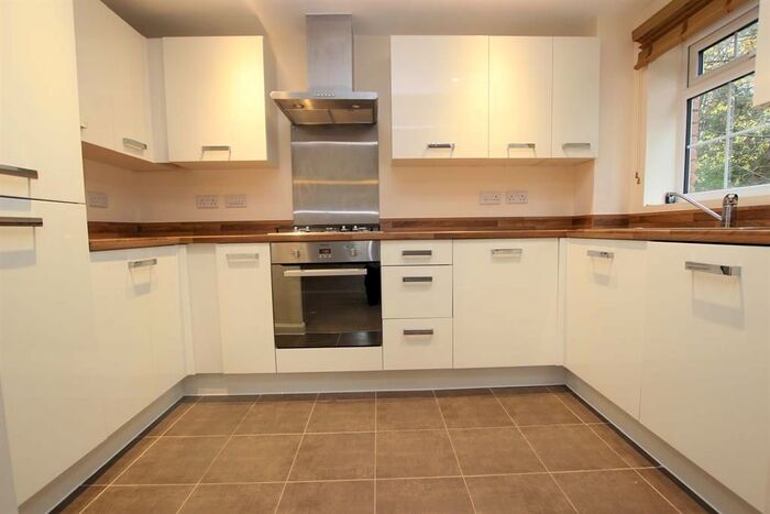 2 Bedroom Flat To Rent In Temple Rd, Bolton, BL1