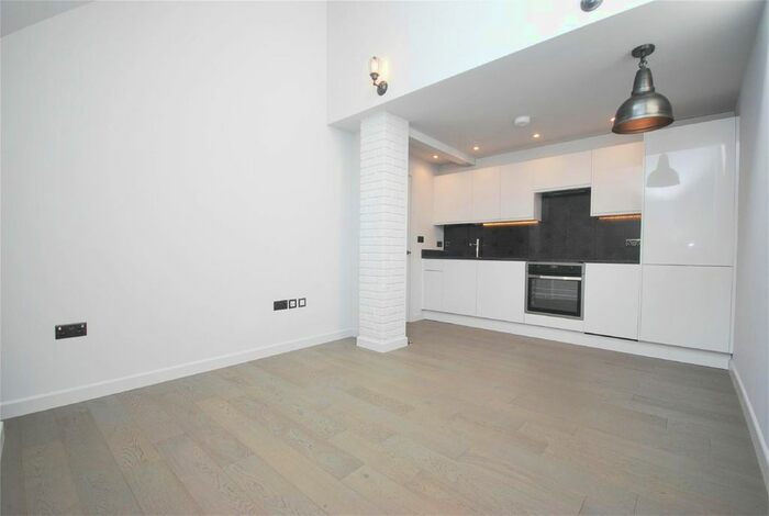 1 Bedroom Flat To Rent In Albion Road, Twickenham, TW2