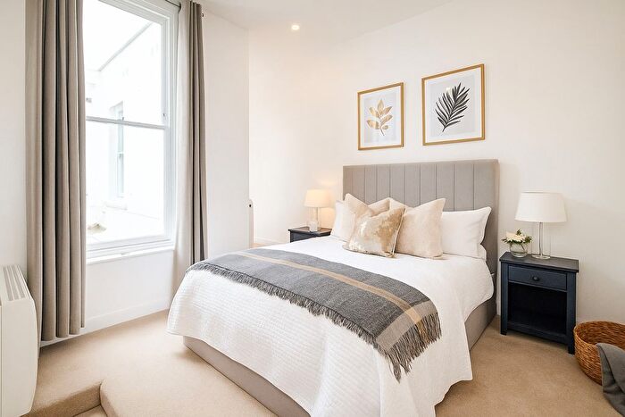 2 Bedroom Flat To Rent In Hartington Place, Eastbourne, BN21