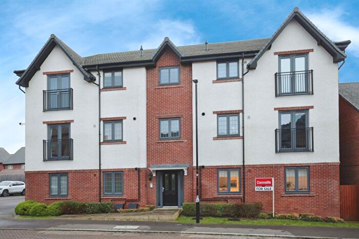 2 Bedroom Flat For Sale In Osier Close, Rugby, CV21