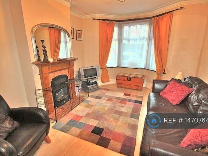 3 Bedroom Semi-Detached House To Rent In Sussex Road, Sidcup, DA14