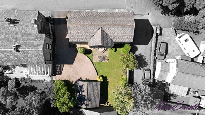 5 Bedroom Detached House For Sale In Broadfolds, Clayton, Bradford, BD14