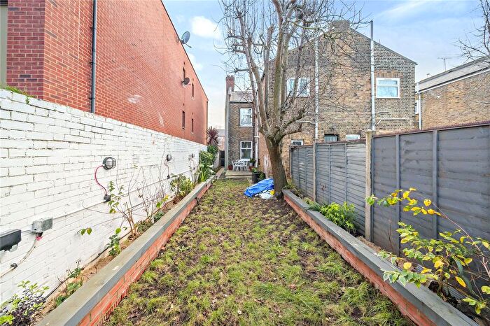 1 Bedroom Flat To Rent In Cornwall Road, London, N15