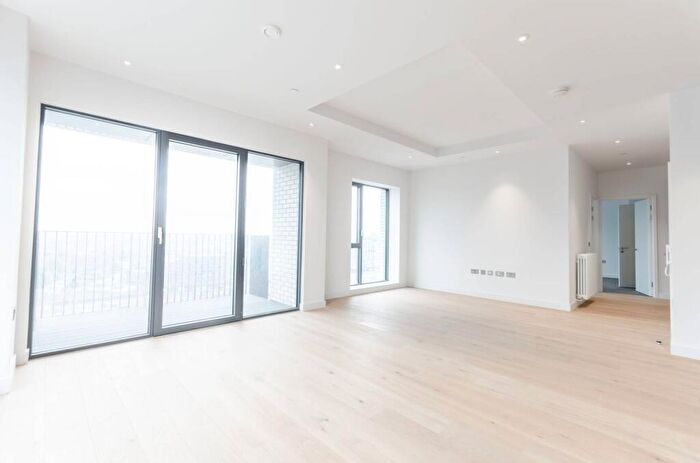 2 Bedroom Flat To Rent In Grantham House, Docklands, London, E14