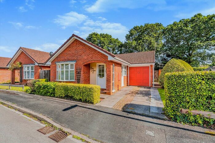 2 Bedroom Bungalow To Rent In Robin Gardens, Totton, Southampton, SO40