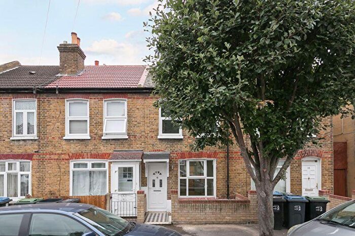2 Bedroom Terraced House To Rent In Fawcett Road, Central Croydon, CR0