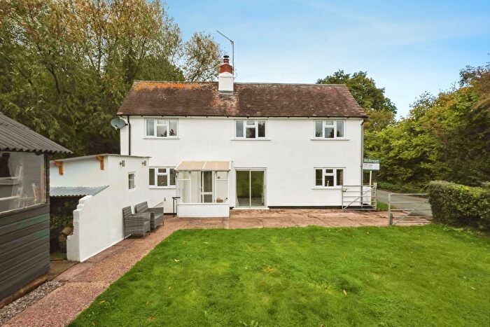 2 Bedroom Detached House For Sale In Moseley Road, Hallow, Worcester, Worcestershire, WR2